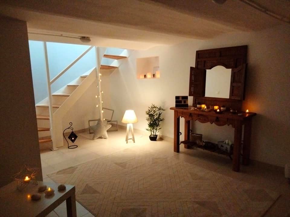 L'atmosphère chaleureuse du cabinet de La Touche Étoile à Franconville - L'entrée